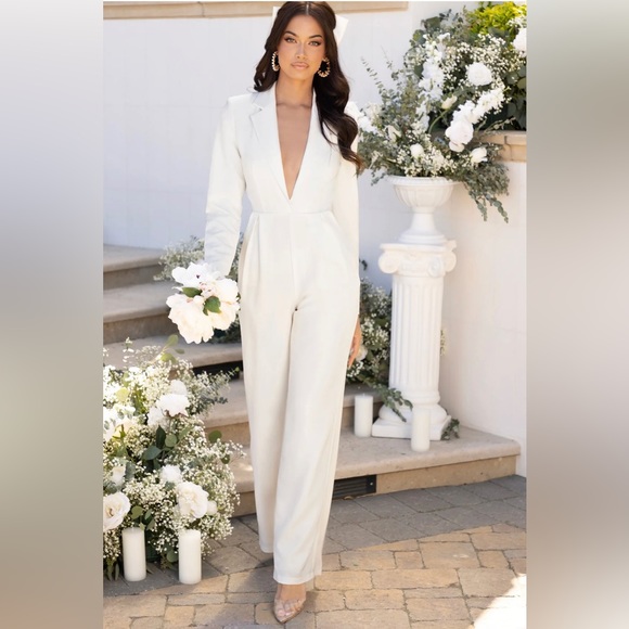 WHITE PLUNGE NECK WIDE LEG JUMPSUIT - Picture 1 of 3